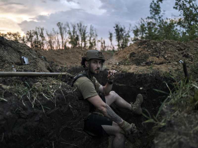 Viaggio con la Decima brigata a tu per tu con la controffensiva ucraina