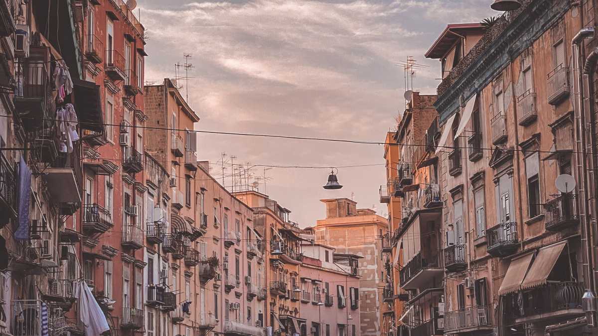 Immagine di Il sogno di Davide e gli specchi di Napoli. Il destino dei colpi di vento