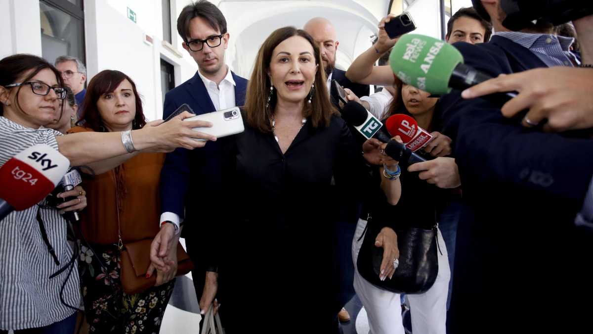 Immagine di Open to Santanchè: Renzi sta con lei, ma la portavoce lascia. Meloni è "tesa"