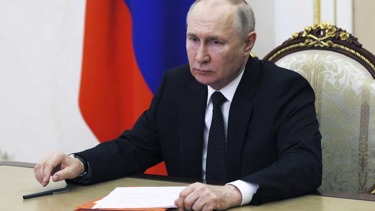 Immagine di Putin, in difficoltà, non rispetta l'accordo sul petrolio. Tensioni tra Mosca e Riad