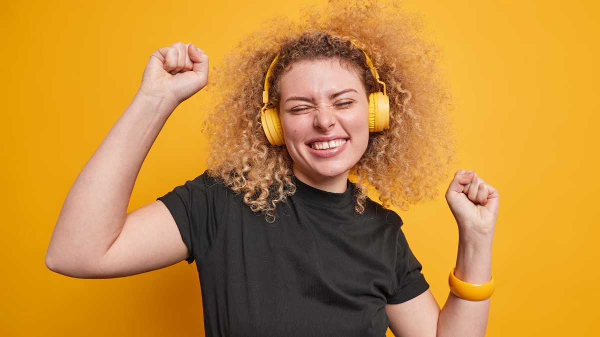 Immagine di In Italia forse si legge poco, ma si ascolta un sacco. Il boom dei podcast fotografato da NIQ per Audible