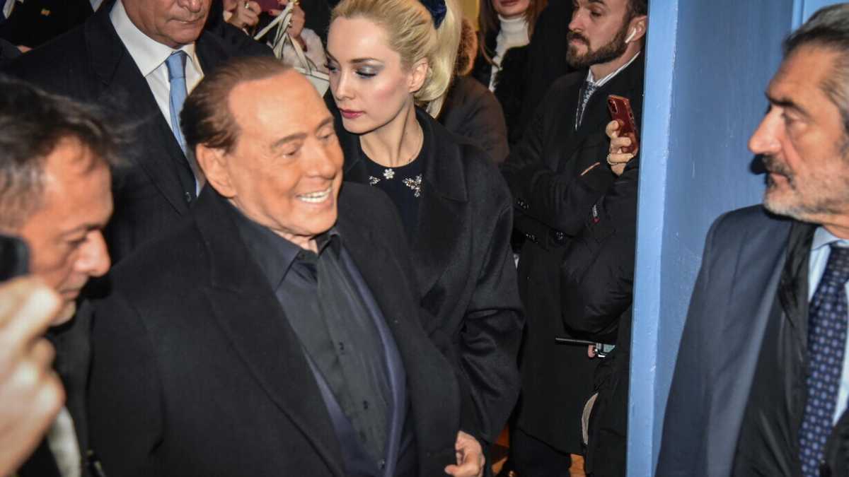 Immagine di Berlusconi e il diario di Farla Frank