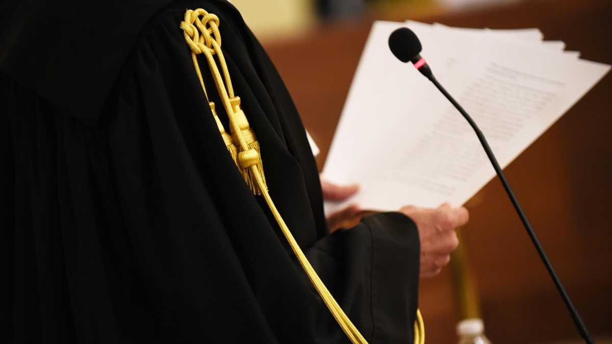 Immagine di “Moralizzare” per procura. Storia dell’illusione giudiziaria italiana