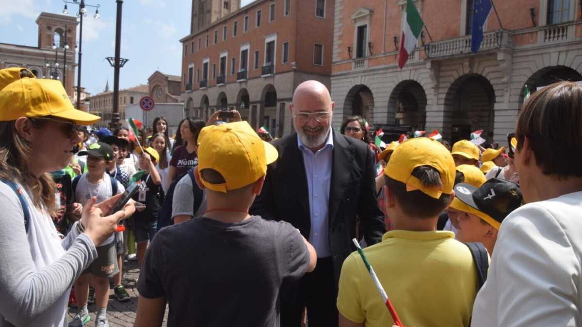 Immagine di Bonaccini pronto a collaborare con Figliuolo. "È parso che il problema del governo fosse dire no all'Emilia-Romagna"