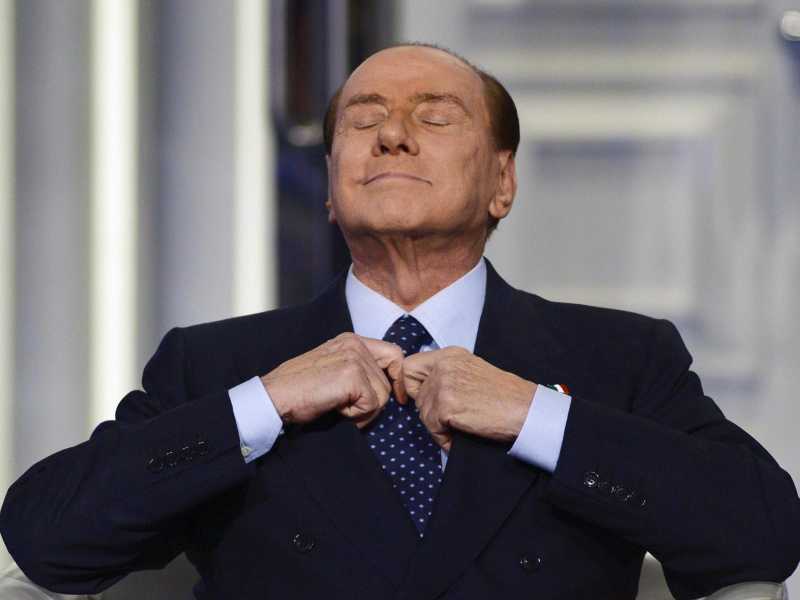 Le cravatte del Cav. Parla il sarto “ufficiale” Damiano Presta: “Boom di richieste dopo la morte”