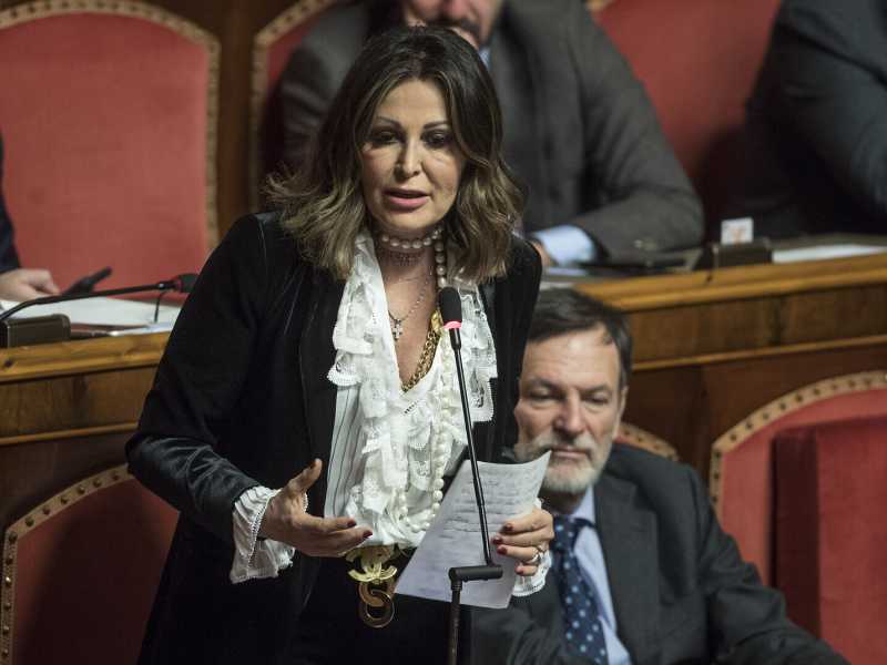 Il pastrocchio del governo su Santanchè spiegato dai cinque deputati di destra che non sono caduti nell'imboscata