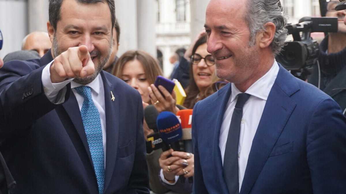 Immagine di Salvini apre al quarto mandato di Zaia, e così lo tiene in pugno