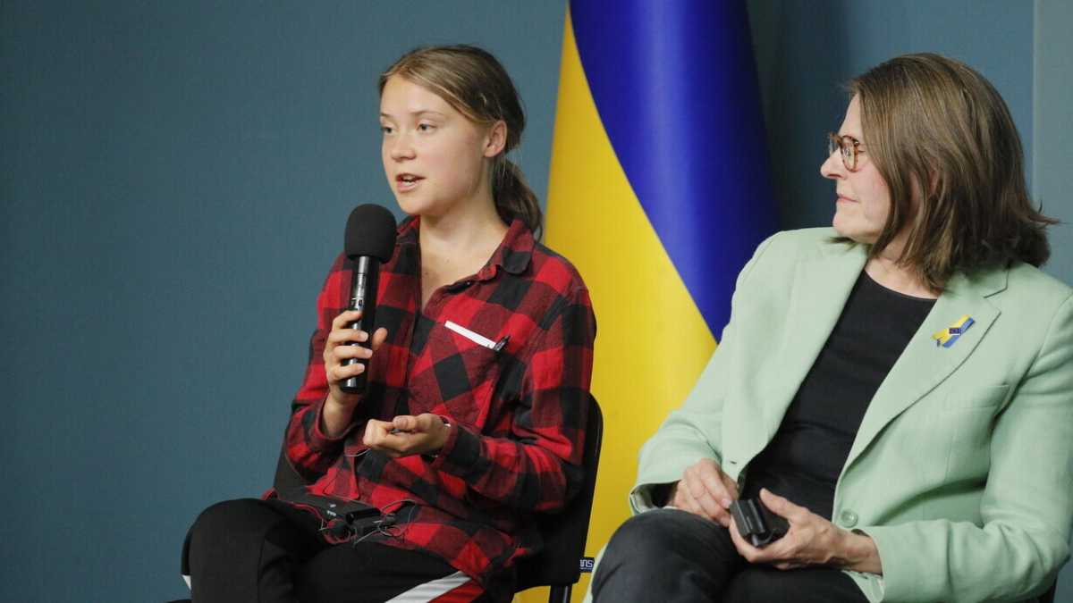 Immagine di Greta e Zelensky insieme contro l’antropocene cui i missili russi danno manforte