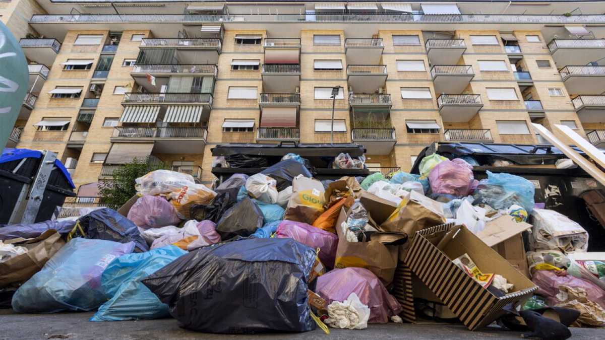Immagine di Il fronte della monnezza e dei trasporti fa insorgere alcuni minisindaci dem