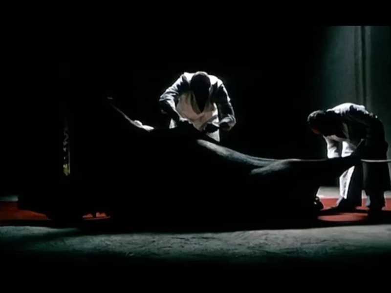 Una scena del film "L'imbalsamatore"