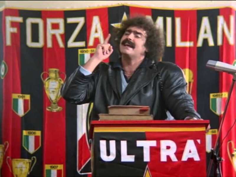 Diego Abatantuono &egrave; Donato Cavallo il "Ras della Fossa", capo ultr&agrave; del Milan, in "Eccezzziunale... veramente" diretto da Carlo Vanzina nel 1982<br />