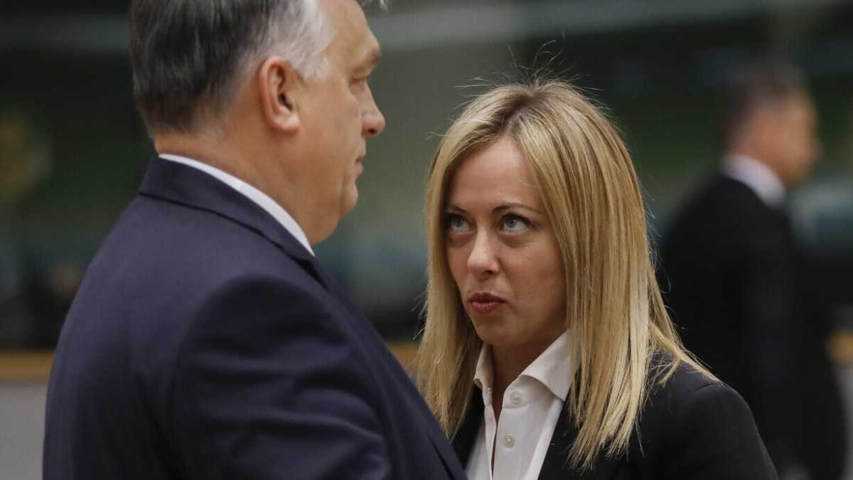 Immagine di Ciaone, vecchi amici. Ecco il predellino europeista che ora serve a Meloni