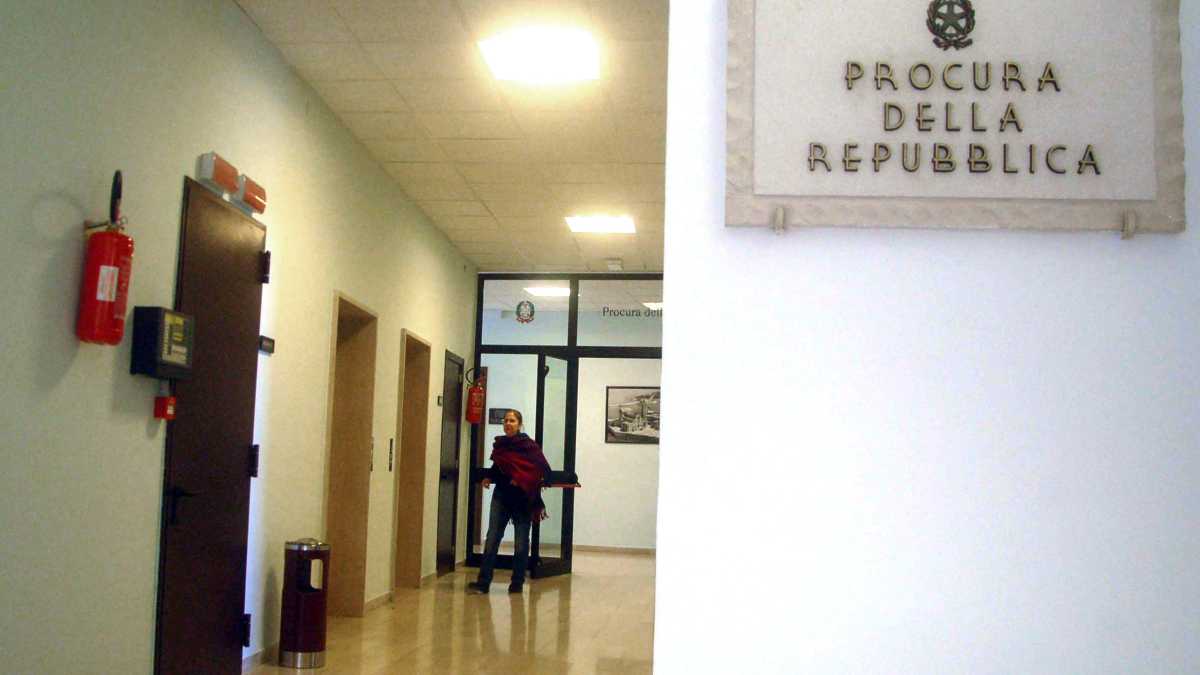 Immagine di Il verminaio senza fine di Trani: il Csm destituisce l’ex gip Nardi