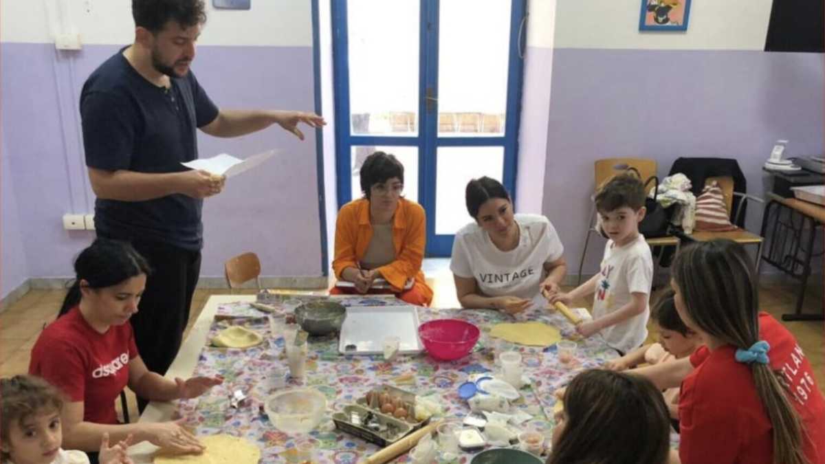 Immagine di I Maestri di strada che curano le ferite di chi vive nelle periferie di Napoli