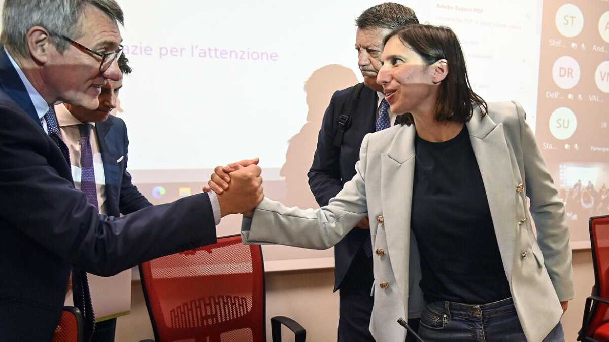 Immagine di Schlein e il metodo Landini: ecco la piattaforma sul lavoro per unire la sinistra
