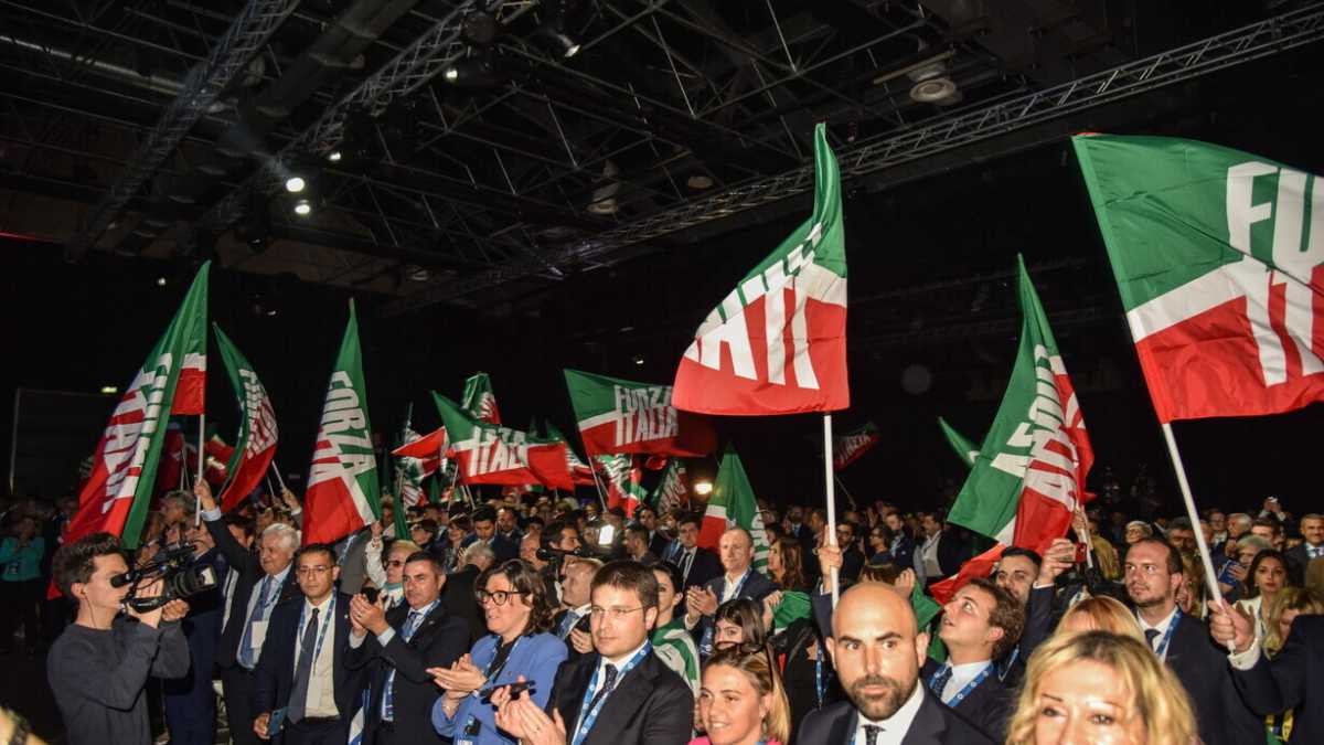 Immagine di Lieve flessione per Fratelli d'Italia e Pd, Lega e Forza Italia in crescita