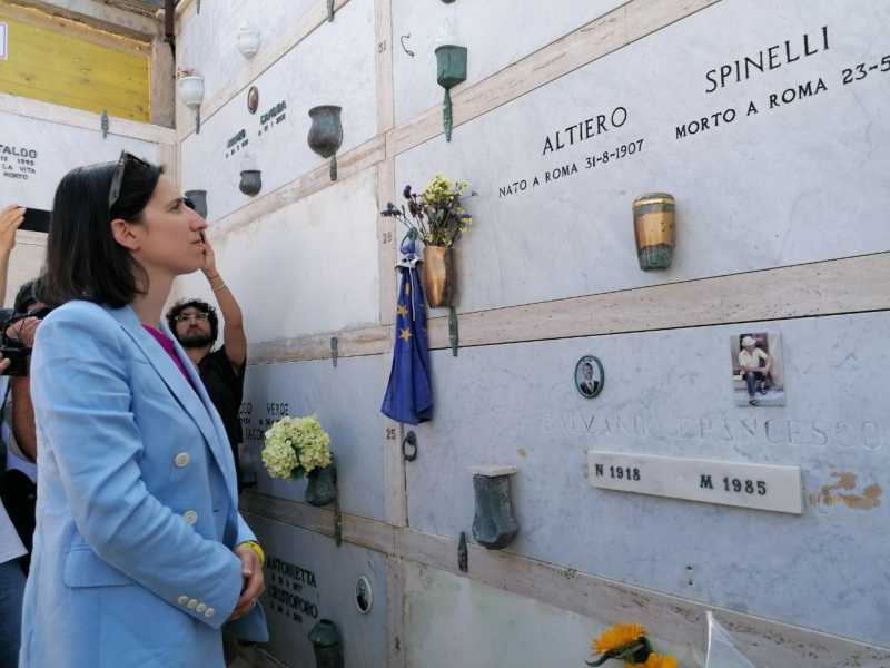 Schlein porta la segreteria Pd a Ventotene: "Noi contro l'Europa delle nazioni di Meloni"
