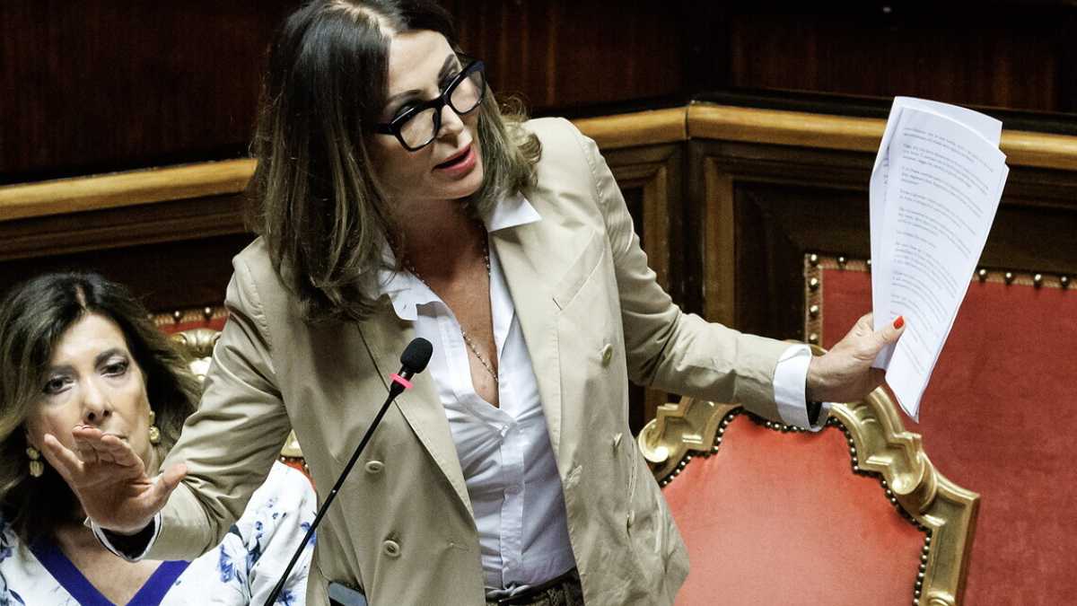 Immagine di Santanchè si difende in un’Aula estiva e svogliata. Scene dal Senato