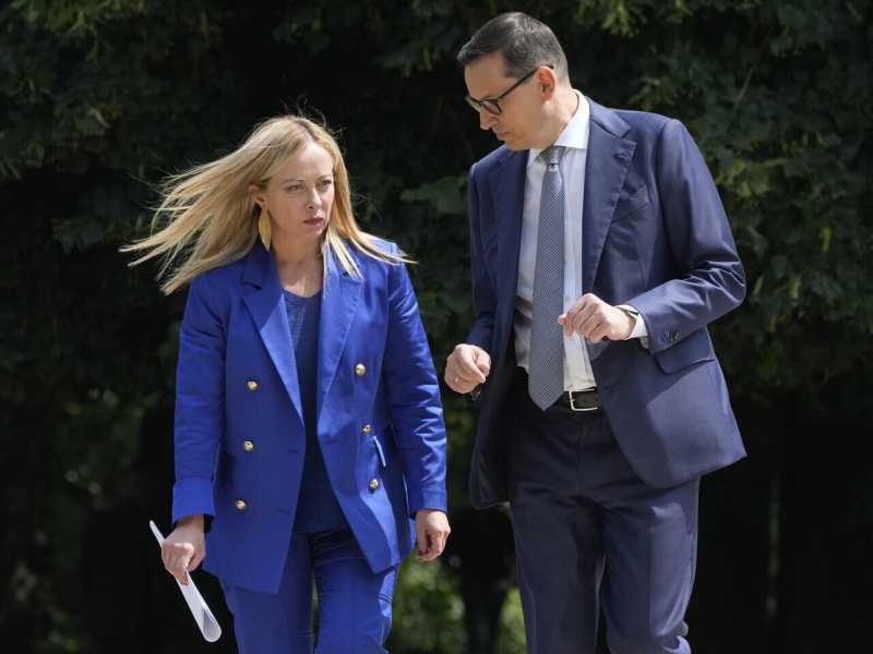 "Dobbiamo egemonizzare Ecr e parlare con tutti". Perché a Meloni gli alleati europei iniziano a essere d'impaccio