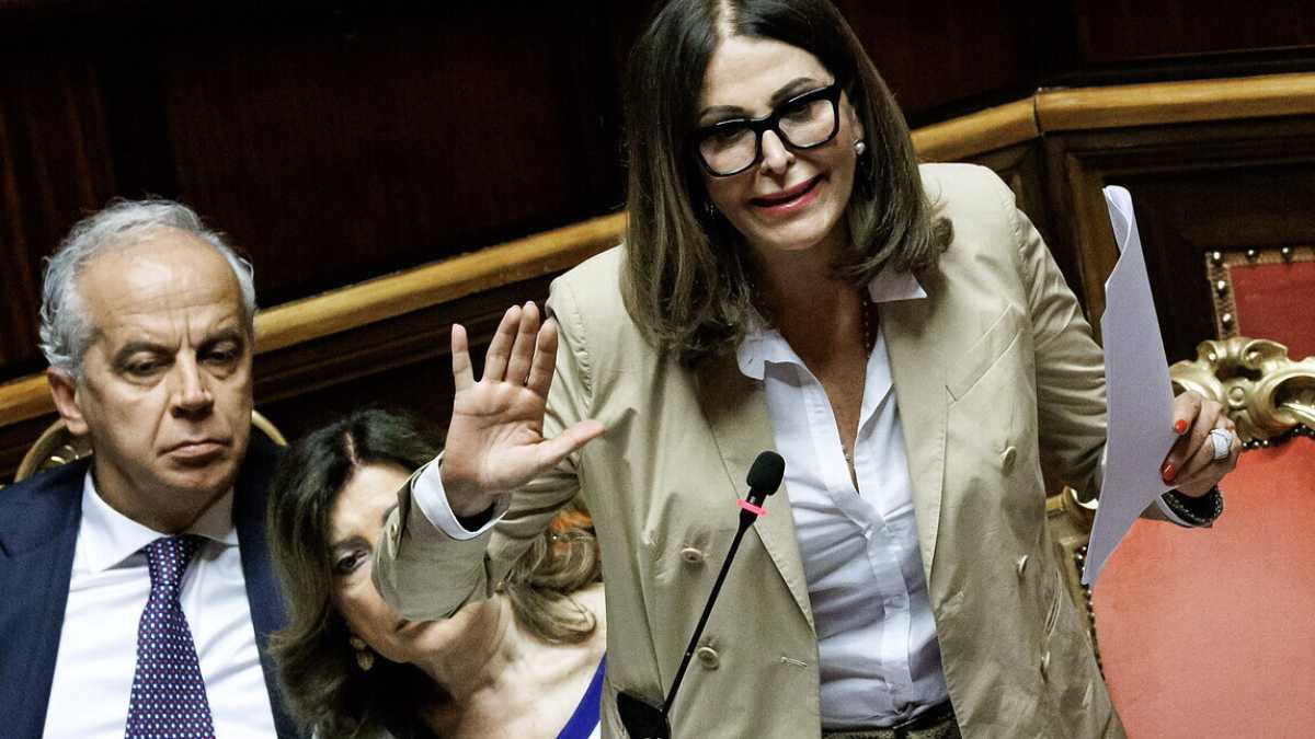 Immagine di "Siamo sotto assedio". Su Santanchè e Delmastro, Meloni lancia l'affronto ai pm