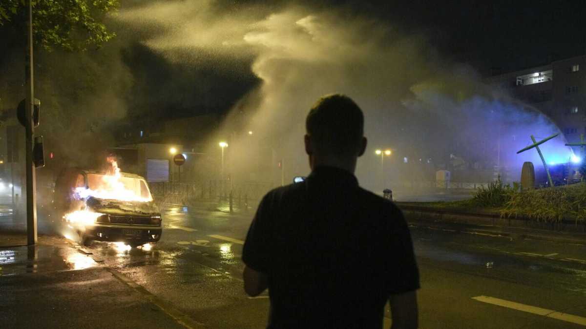 Immagine di I moti di Parigi e un dilemma: che succederà ora che l’Illuminismo è morto?