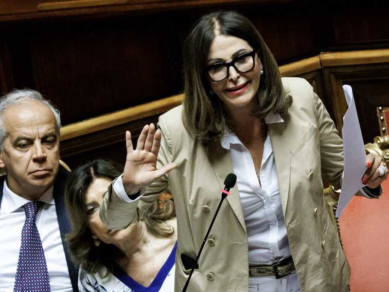 "Siamo sotto assedio". Su Santanchè e Delmastro, Meloni lancia l'affronto ai pm