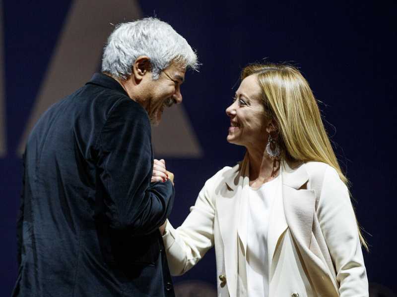 Pino Insegno, “la voce di Aragorn” diventato “l’amico di Giorgia”