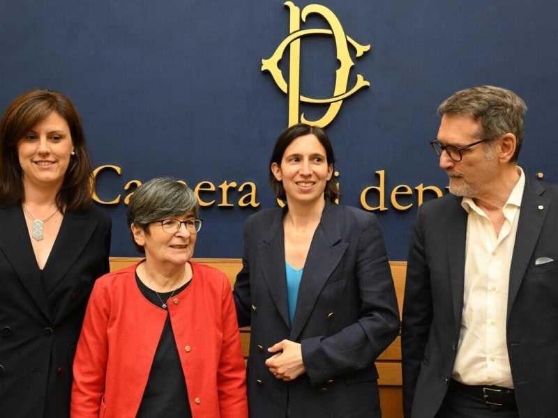 Pd contro la delega fiscale. "Ma è in linea con quella Draghi", dice Marattin