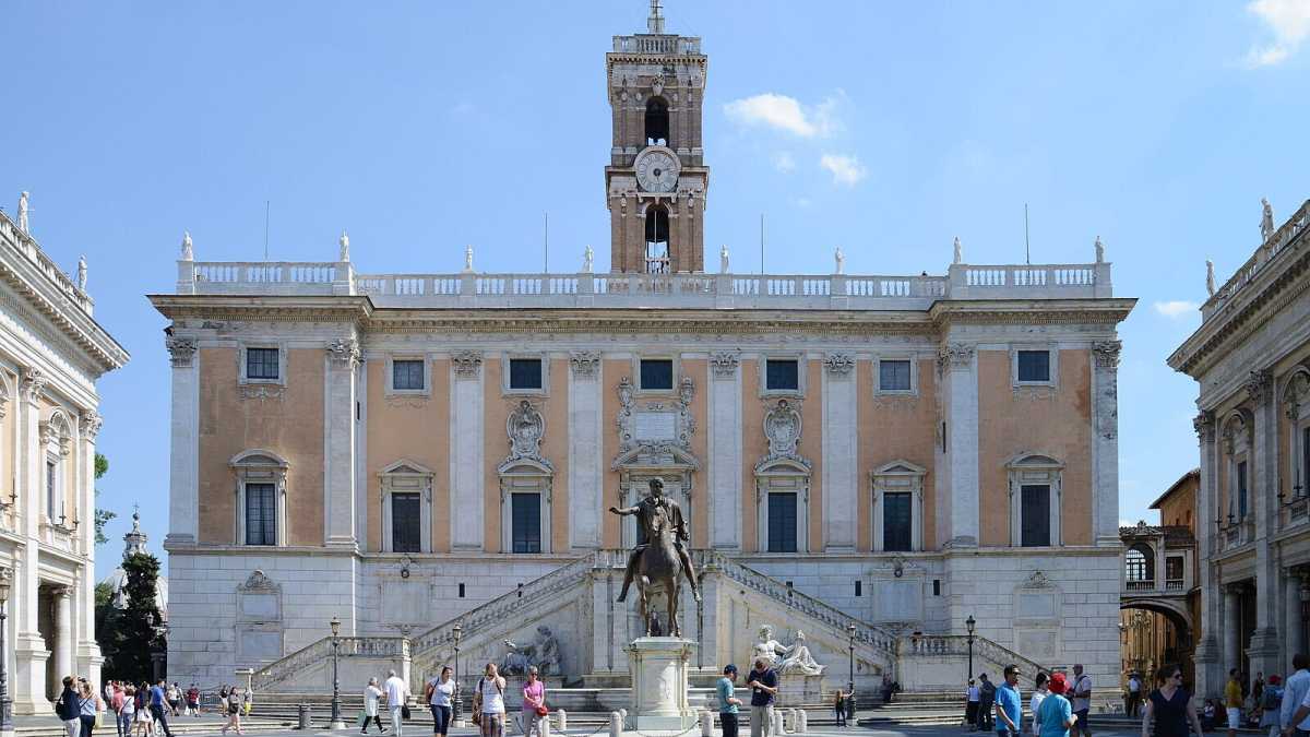Immagine di Le accademie della moda di Roma sfilano in Campidoglio