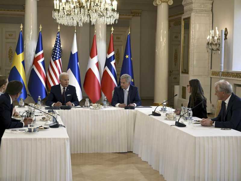 Biden va a Helsinki a chiudere il tour delle alleanze e rivendica i risultati di Vilnius
