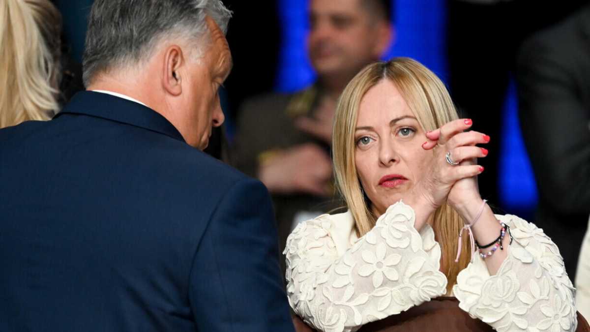 Immagine di Un’altra sberletta di Giorgia Meloni a Viktor Orbán