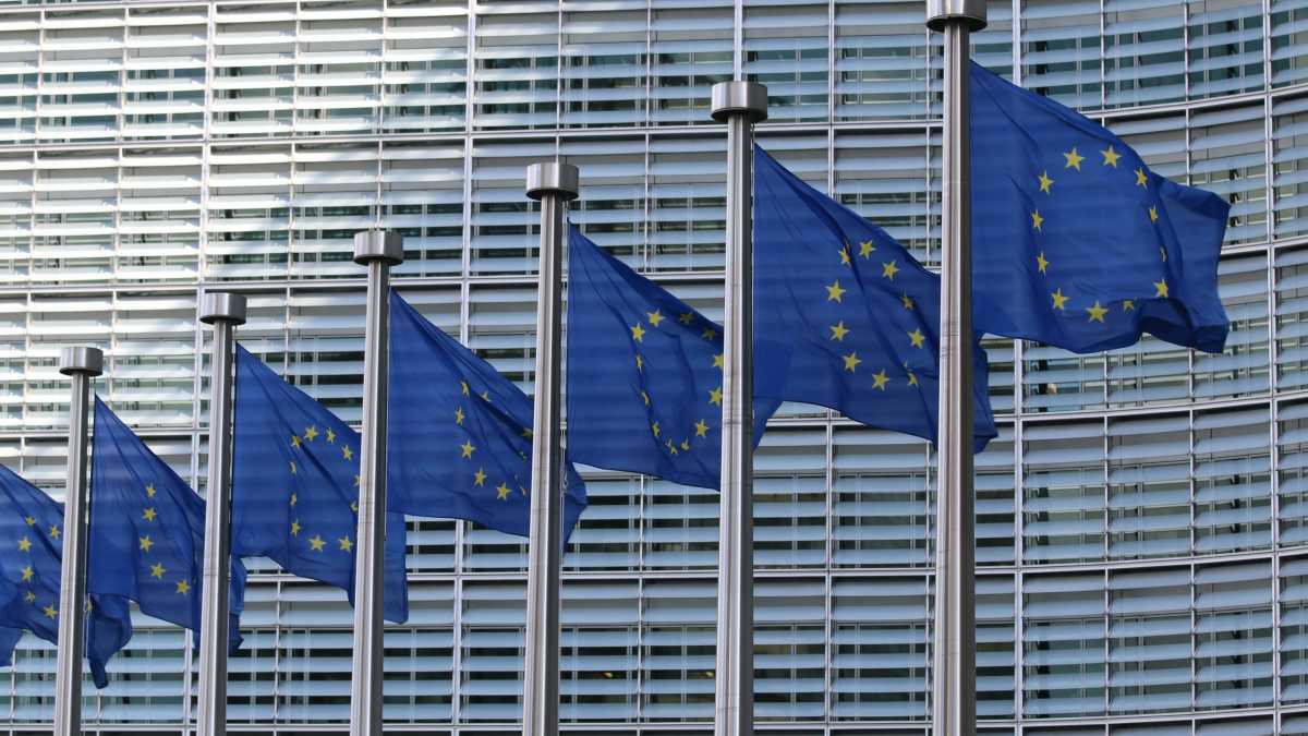 Immagine di L’Europa è sotto assedio. Ecco chi vuole rapirla e rapinarla