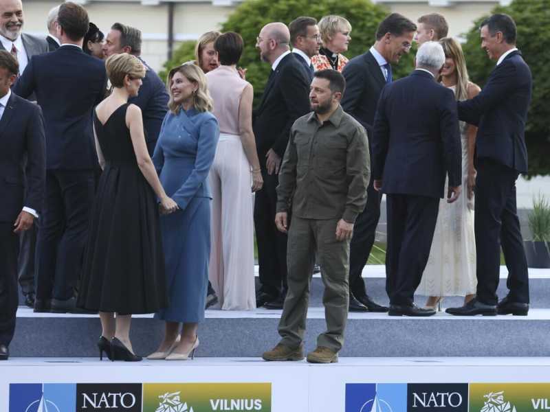 Non è beneficenza aiutare l'Ucraina. Le polemiche su Zelensky ingrato verso gli alleati
