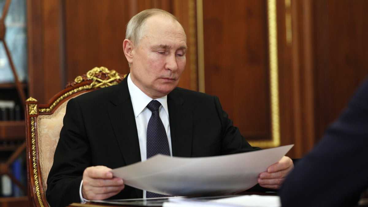Immagine di Il lavoro degli studiosi in Russia è diventato impossibile: Putin riscrive i manuali di storia
