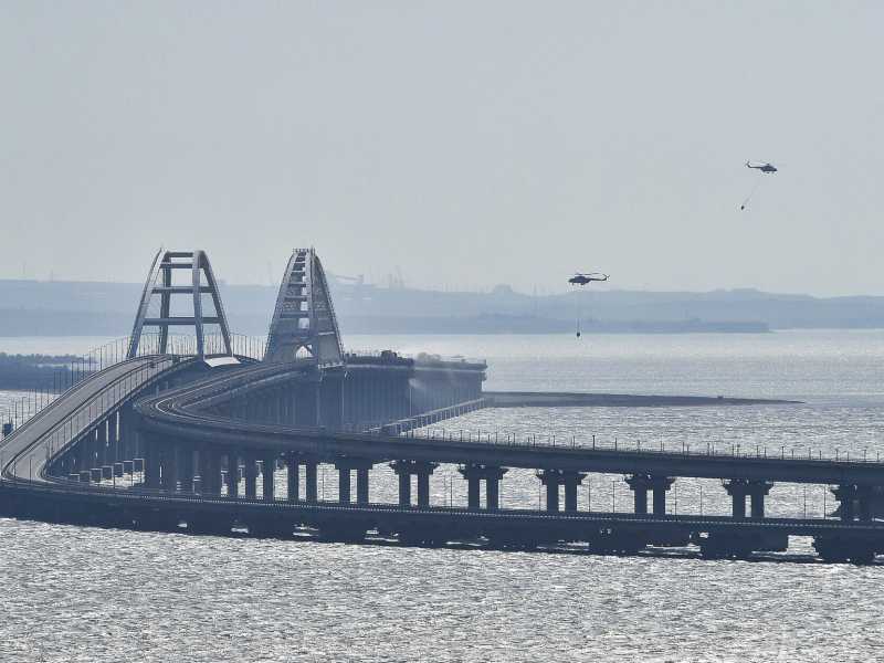 C'è stato un attacco al ponte di Crimea. E Mosca non rinnova l’accordo sul grano