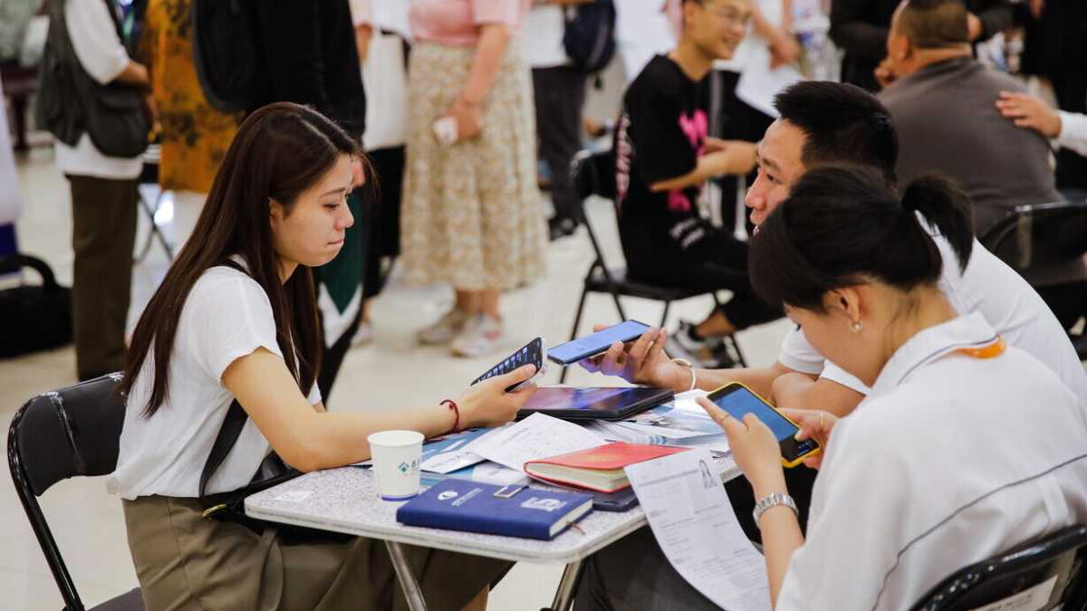 Immagine di Dubbi a margine di Galli della Loggia: forse non è vero che in Cina non leggono i classici