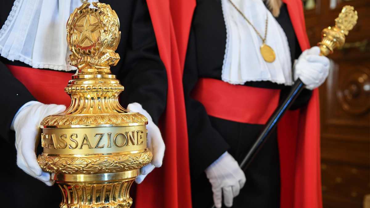 Immagine di Il governo sfida le toghe: un decreto per correggere la Cassazione