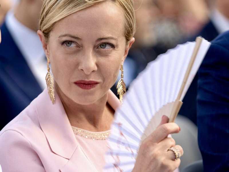 Meloni e il reset dopo il voto: rimpasto e addio Fiamma. I pensieri su La Russa
