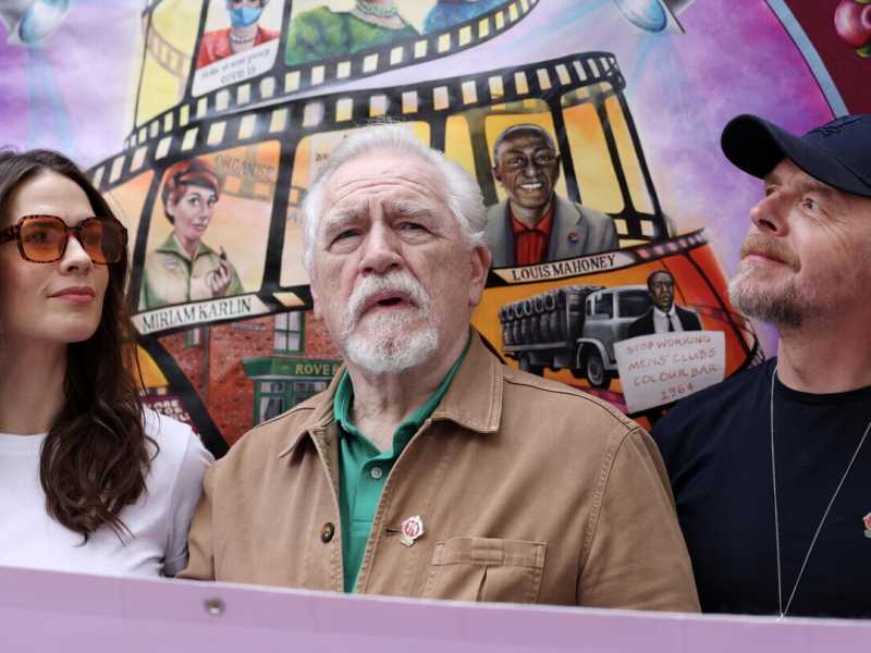 Hayley Atwell, Brian Cox e Simon Pegg a una manifestazione in supporto del sindacato Sag-Aftra in sciopero (Ansa)