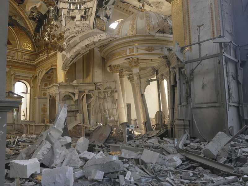 Putin bombarda la cattedrale di Odessa