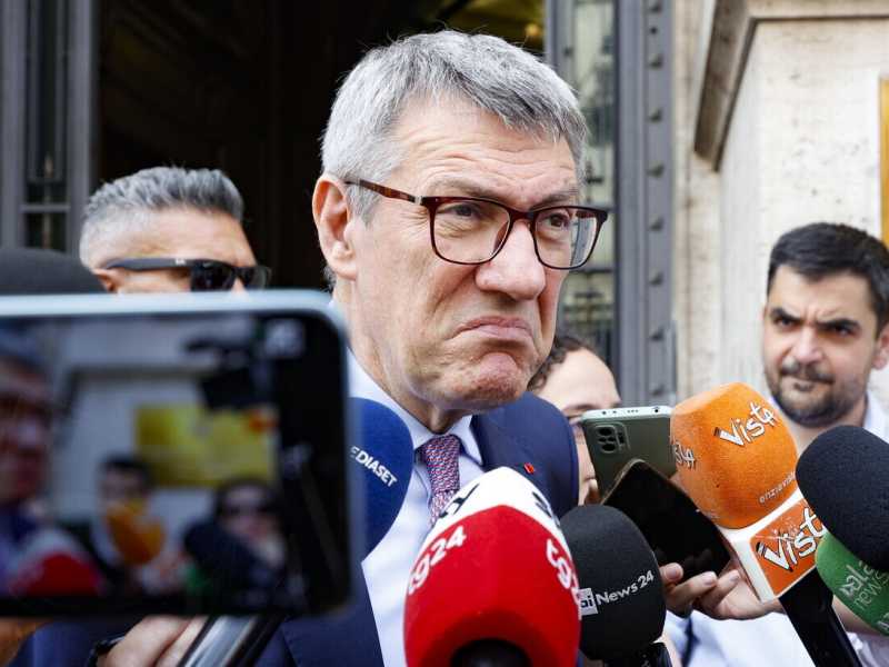Valditara più progressista di Landini: scuole aperte d’estate. Ma la Cgil dice no