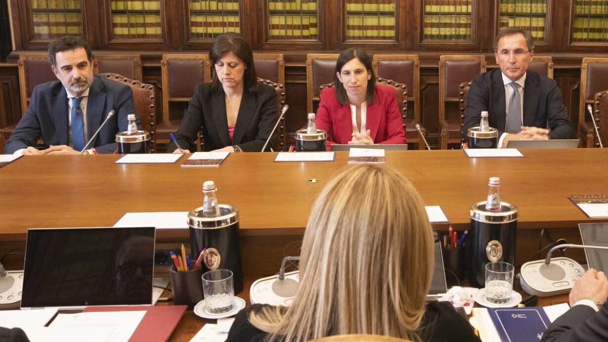 Immagine di Le opposizioni, Meloni e il salario minimo. Unità e differenze