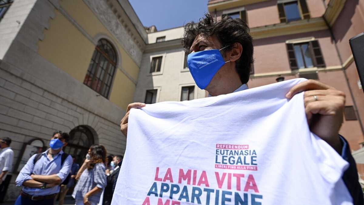 Immagine di Sul fine vita decidano i medici, non i giudici