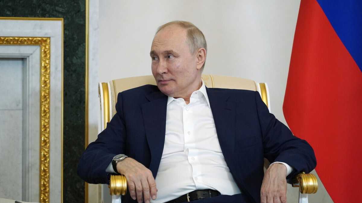 Immagine di Putin offre agli africani pane e bugie