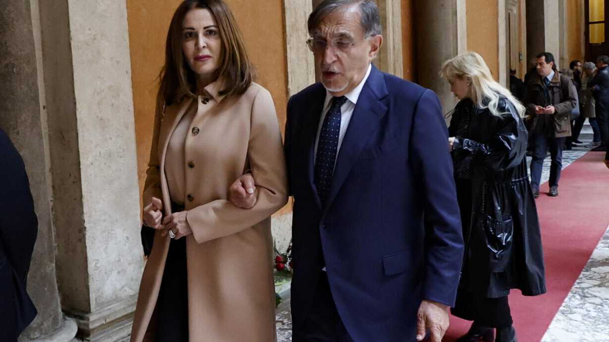 Immagine di La Russa fa mea culpa e Santanchè si salva: "FdI non mi vuole? Fuori i nomi"