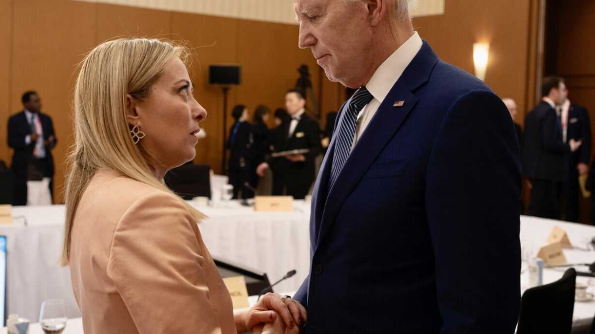 Immagine di Meloni vola a Washington. Cosa c'è sul tavolo nell'incontro di domani con Biden