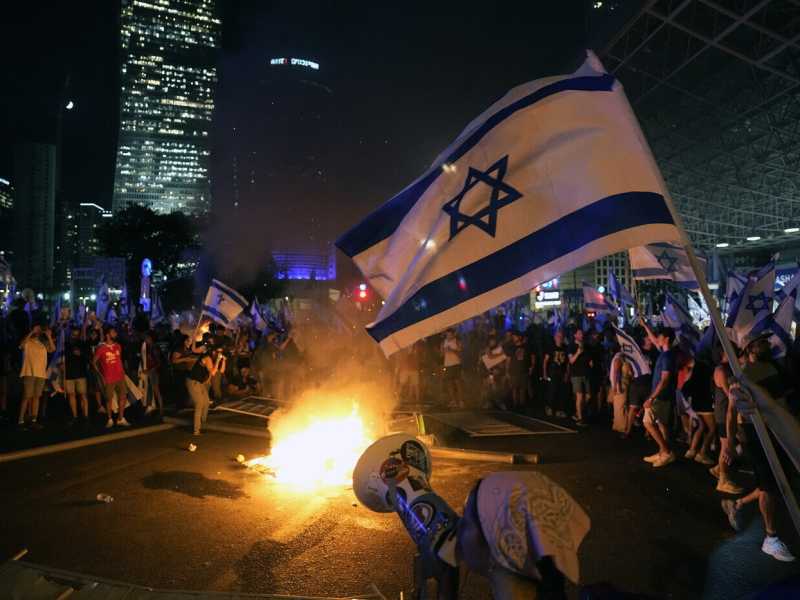 Con la riforma della giustizia Netanyahu va di fretta