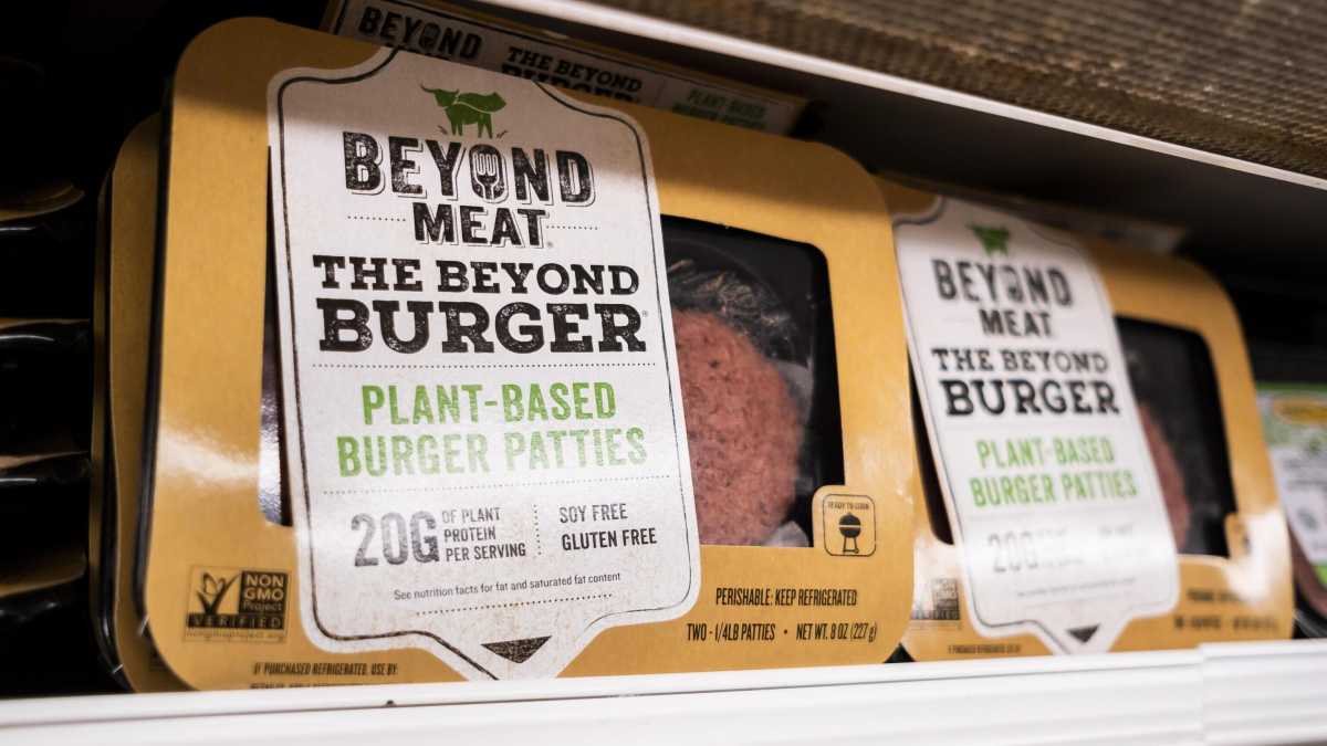Immagine di L'hamburger? Può essere solo di carne. La Lega vuole cambiare nome a quelli vegetali