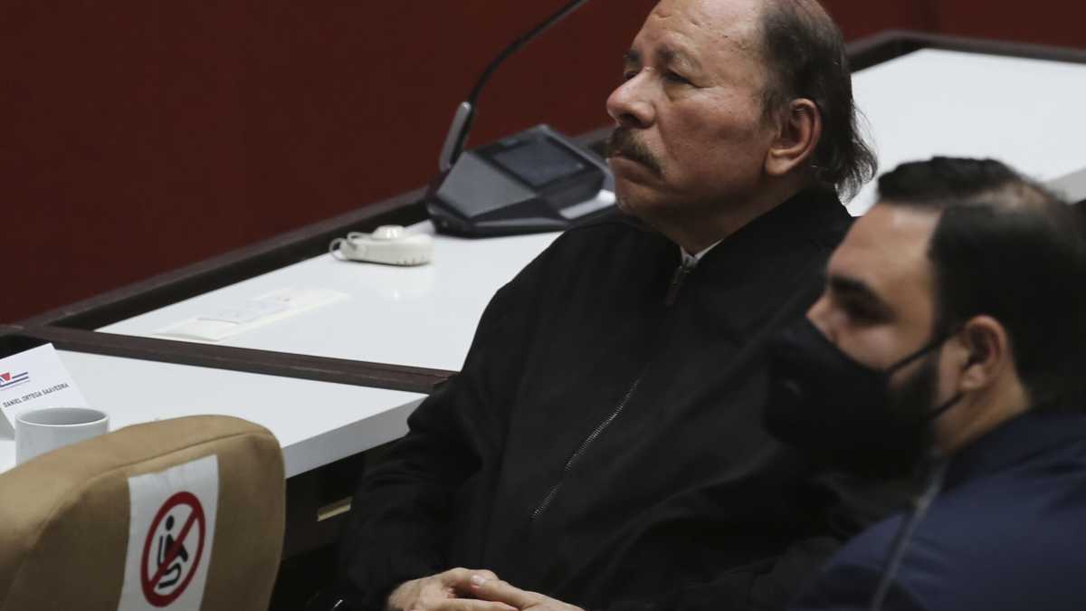 Immagine di Buio in Nicaragua. Ortega ora toglie ai preti pure la pensione