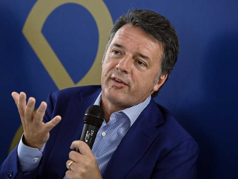 La Consulta dà ragione a Renzi: e-mail e whastapp sono corrispondenza